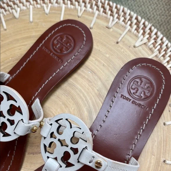 Tory Burch Cream and Brown Logo Thong Sandal size 5.5 - Picture 4 of 7